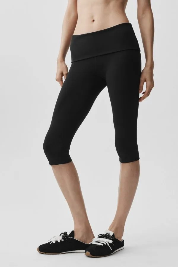 Softsculpt Low-Rise Foldover Capri - Black